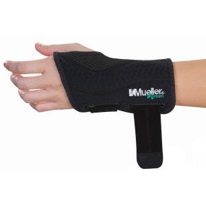 Mueller Green Fitted Wrist Brace, Maximum Support, Left S/M