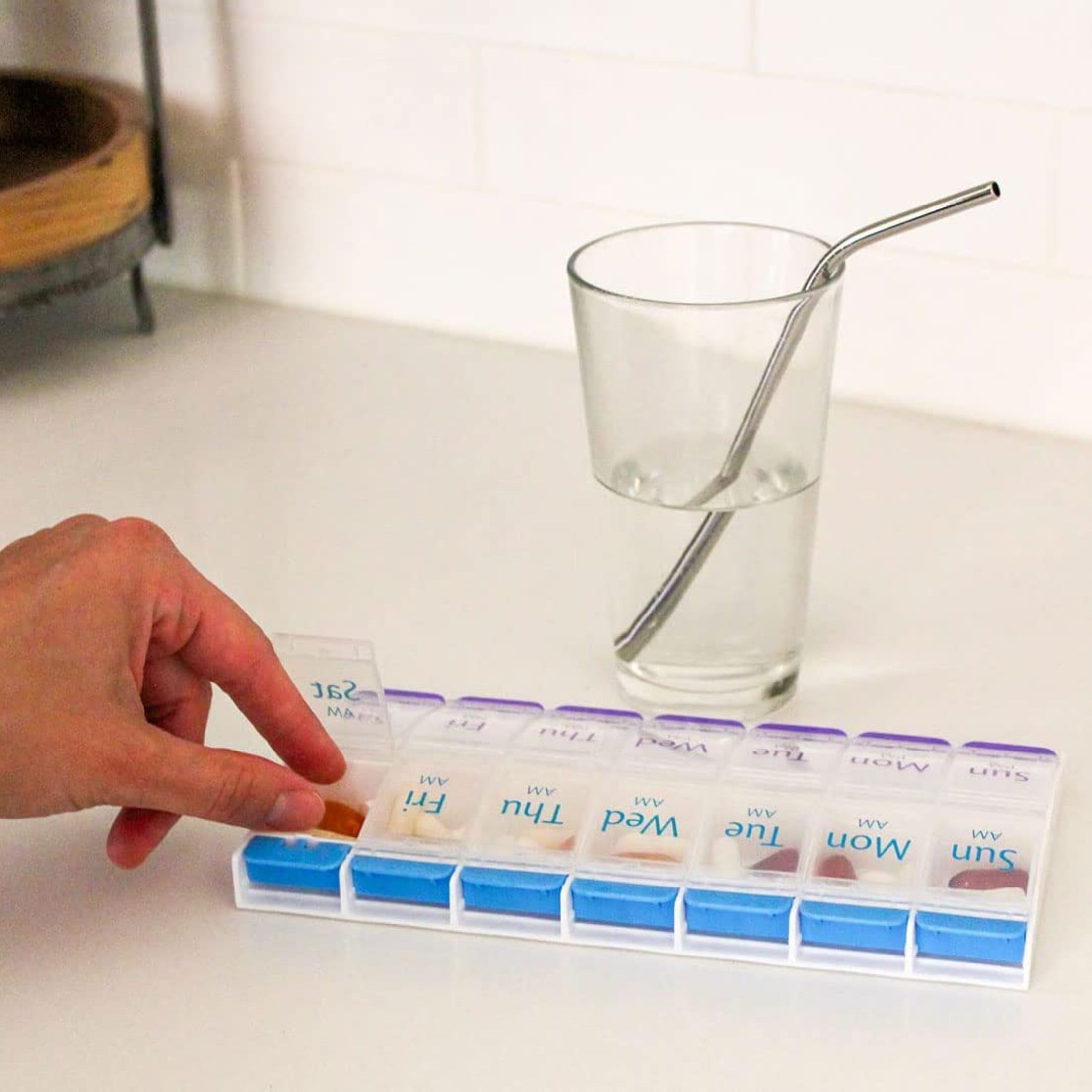 Apothecary Diabetic 7-Day Pill Reminder With Pen Holder #66976