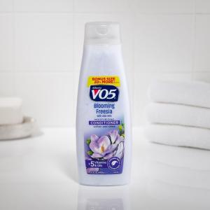 Alberto VO5 Er, Moisturizing, Blooming Freesia, Bonus Size 15 Fl Oz