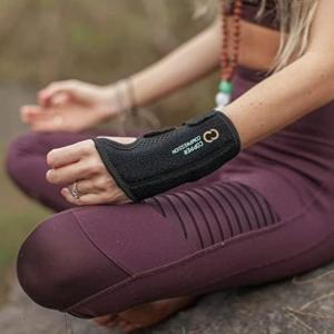 Copper Compression Infused Wrist Brace Right - Large/X-Large - BS4 SKU 6460139