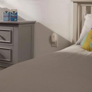 Vicks Advanced Soothing Vapors Mini Waterless Vaporizer With Nightlight