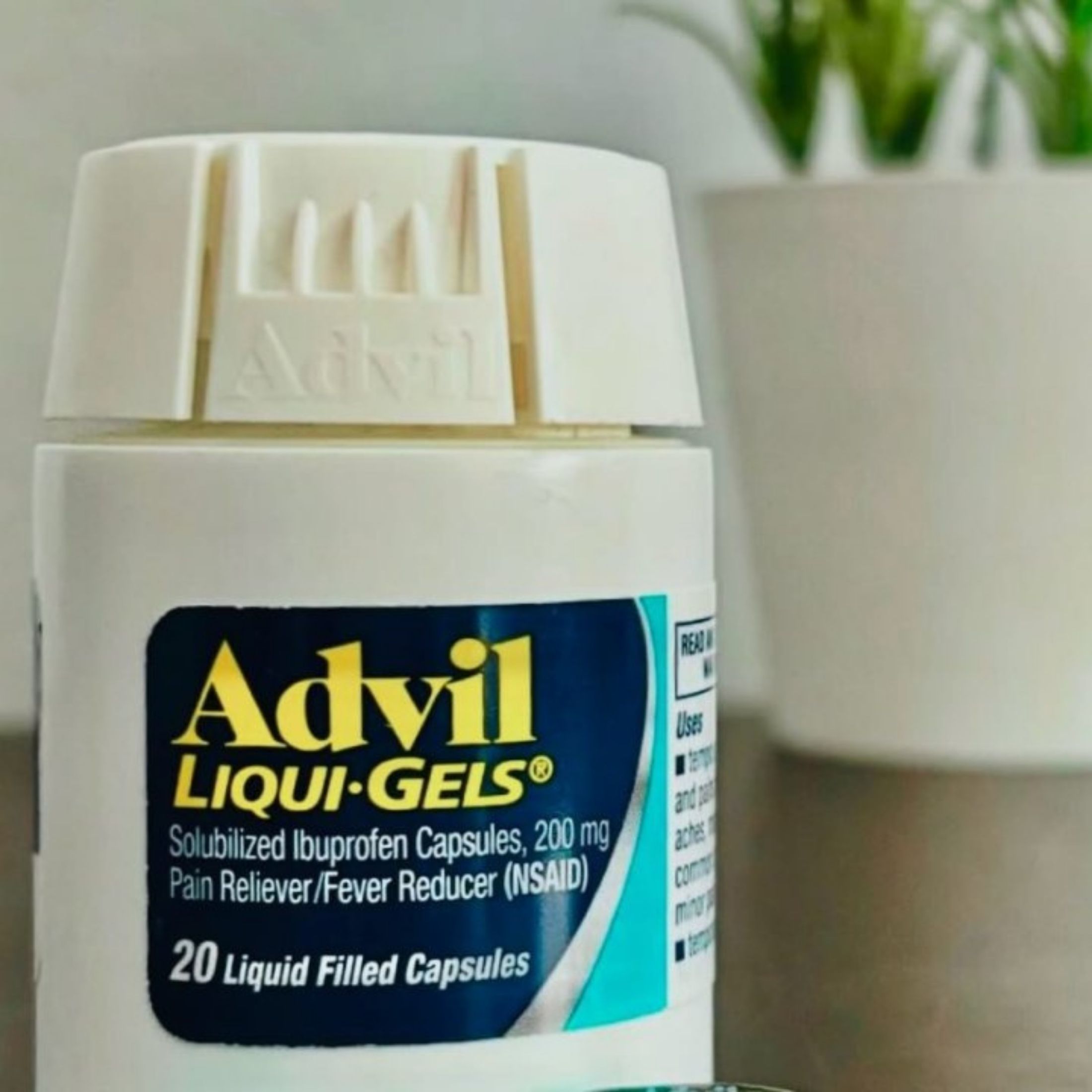 Advil Liqui-Gels Pain Reliever/Fever Reducer Liquid Filled Capsule, 200mg Ibuprofen - 100ct