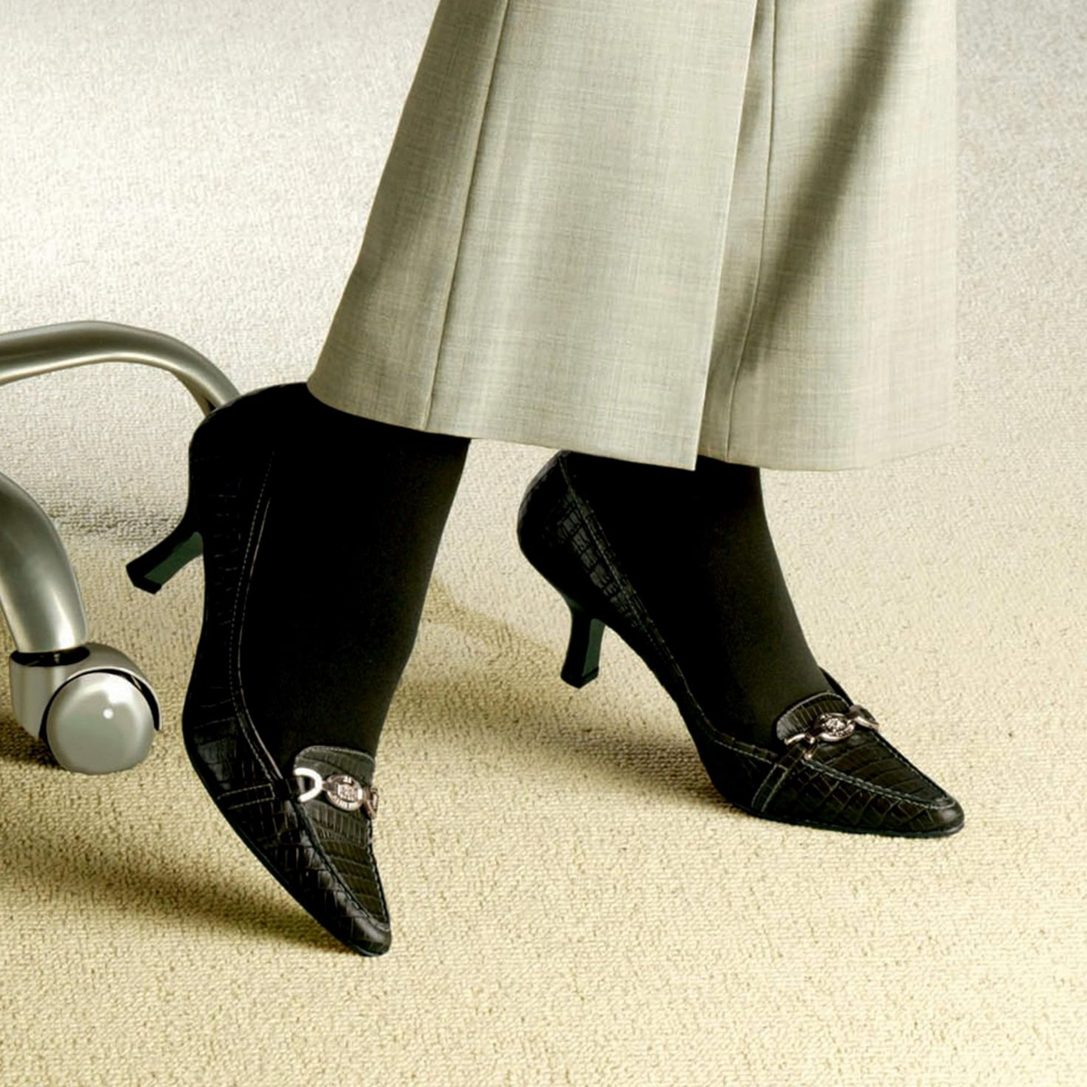 Futuro Moderate Compression Trouser Socks For Women, Black, Large